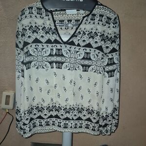 New York & Company Black and Beige Printed V-Neck Blouse